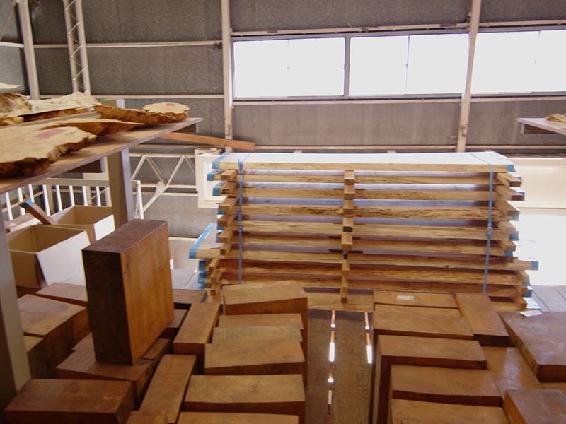 最適な“本物の素材”をお届けしています。